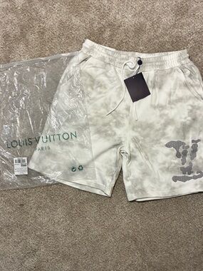 Louis Vuitton Cream and Gray Tie-Dye Logo Shorts